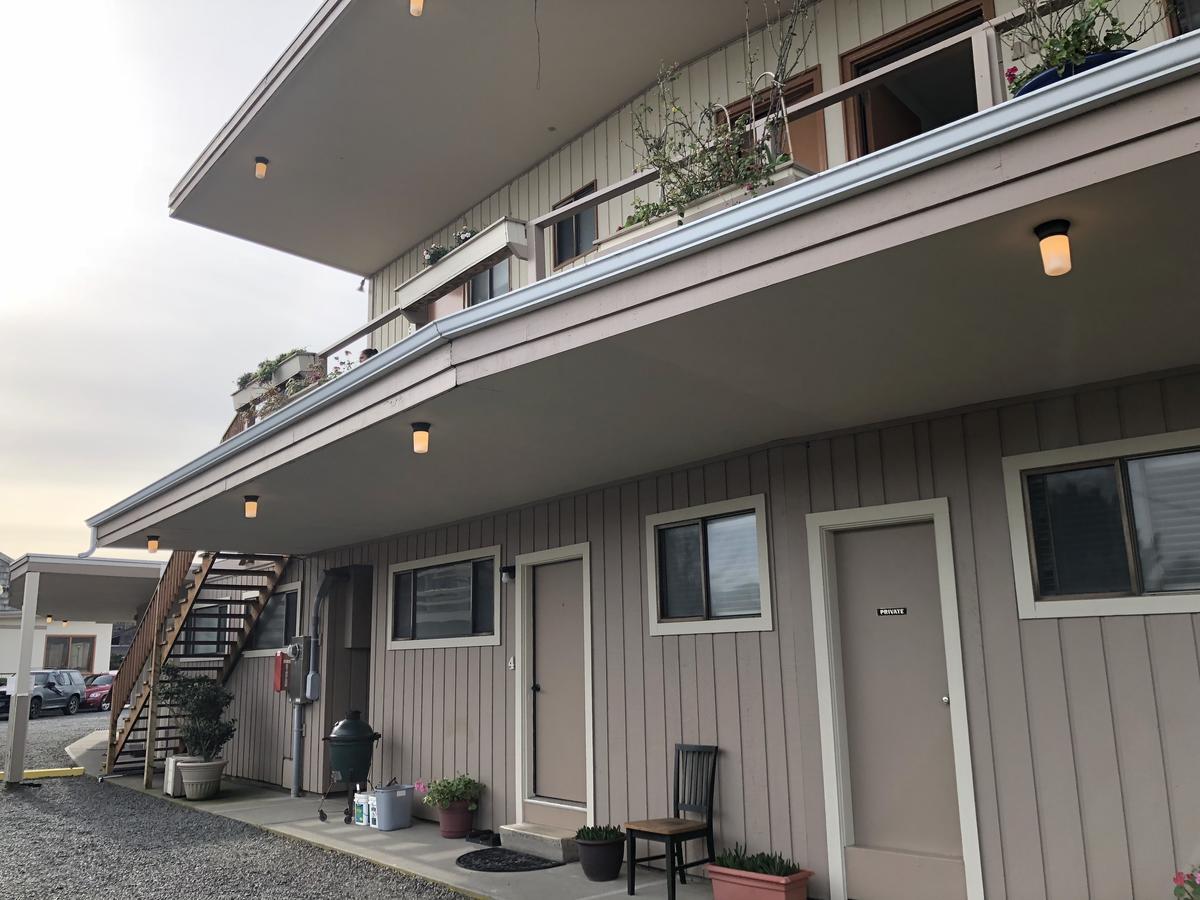 Webb'S Scenic Surf Hotel Канън Бийч Екстериор снимка
